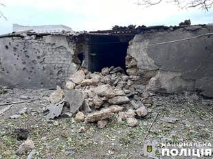 Під час обстрілів Херсонщини окупанти поранили чотирьох цивільних та пошкодили два медичні заклади