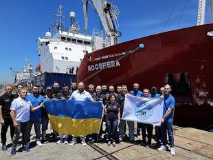 Одеський криголам "Ноосфера" вирушив у третій антарктичний сезон