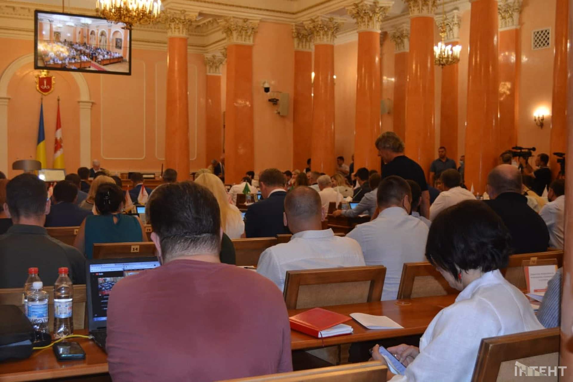 Пленарне засідання восьмої сесії Одеської міської ради у світлинах ІзбірКома