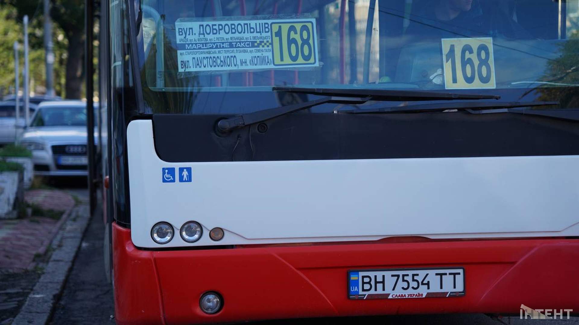 Одесі не вистачає інклюзивного транспорту попри те, що 20 нових автобусів стоять в гаражі