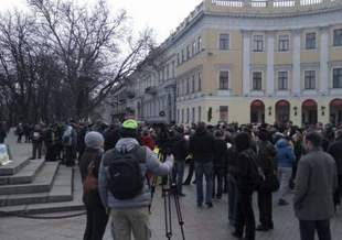 У памятника Дюку в Одессе требовали освобождения Надежды Савченко