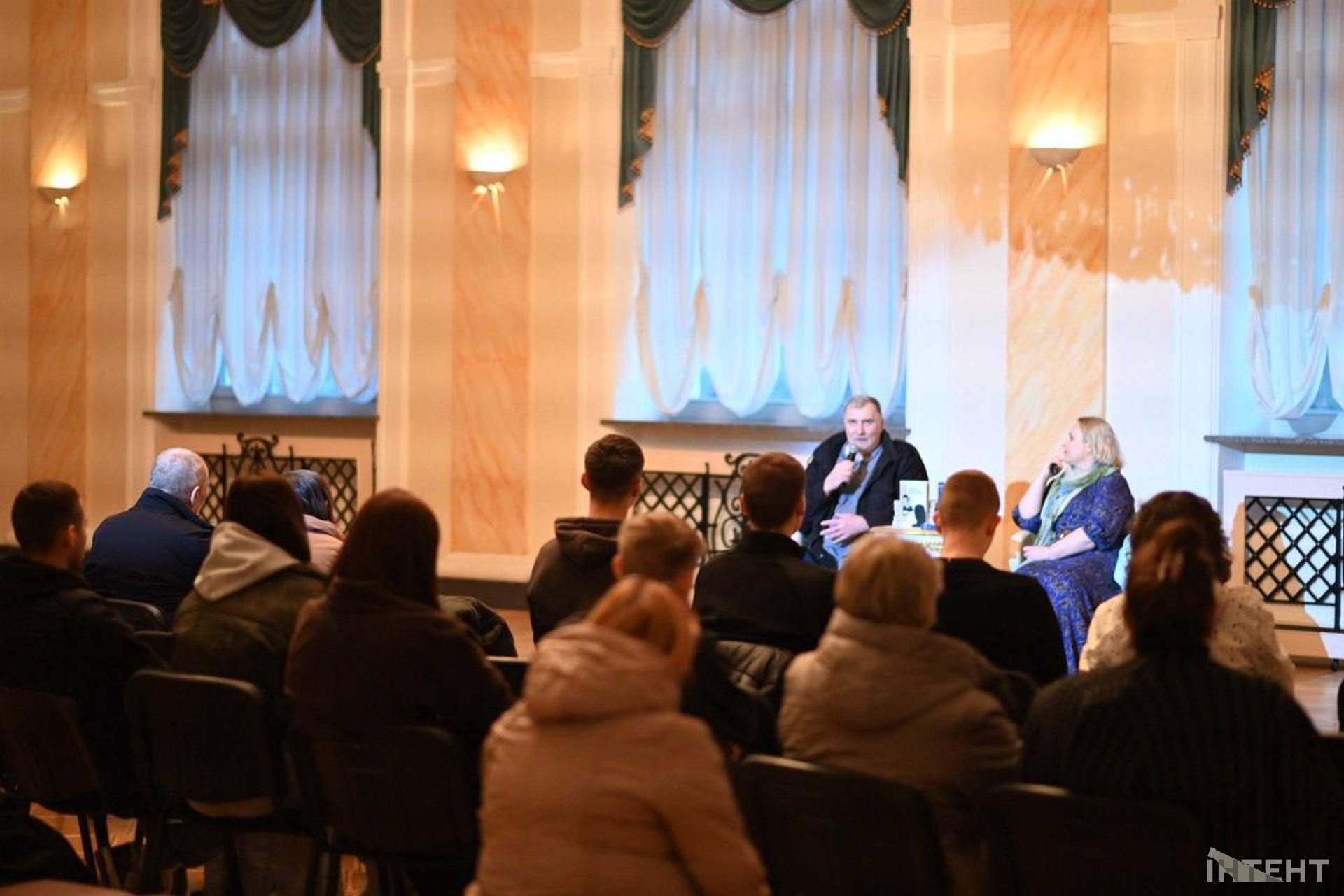 Імперські міфи та деколонізація: в Одесі презентували книжки про українського мореплавця