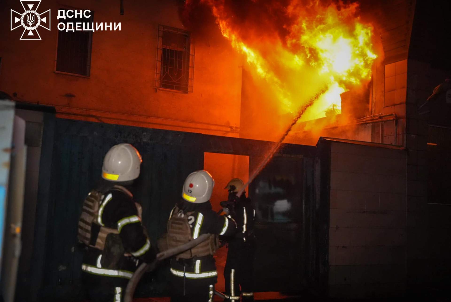 Дрони росіян спалили автомобілі та підприємства в Одесі