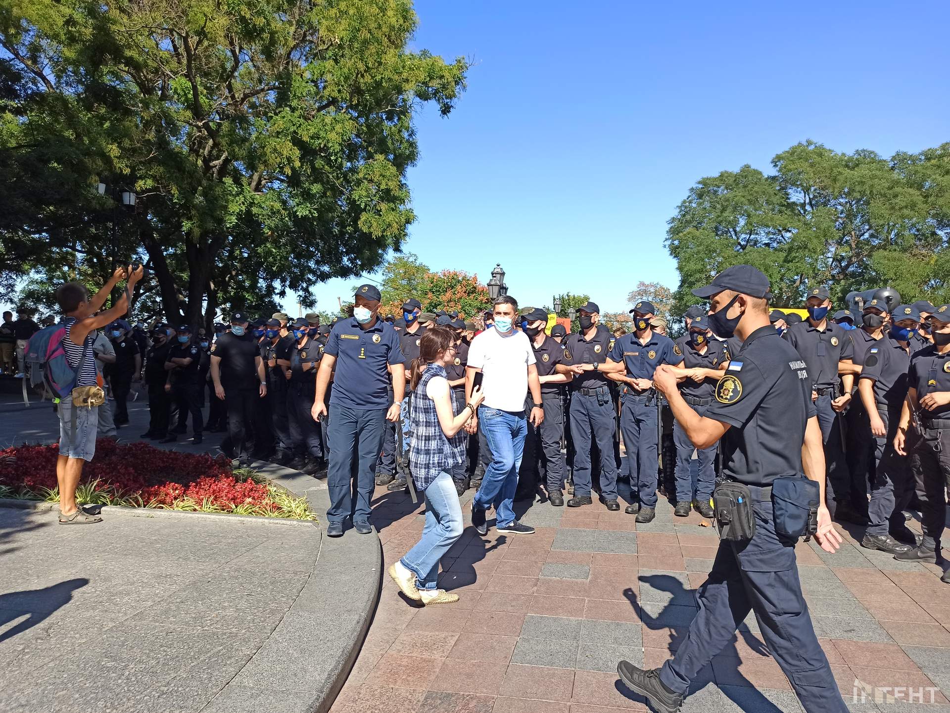 Акція в рамках "Одеса Прайду": протистояння біля мерії