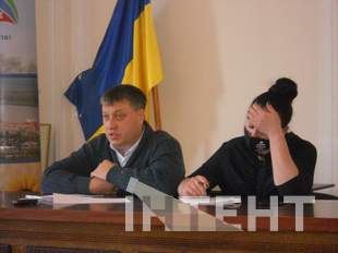 Secretary of the Reni City Council resigns from her post