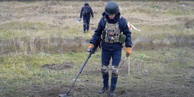 Розмінування Херсонщини триватиме. Фото: ДСНС