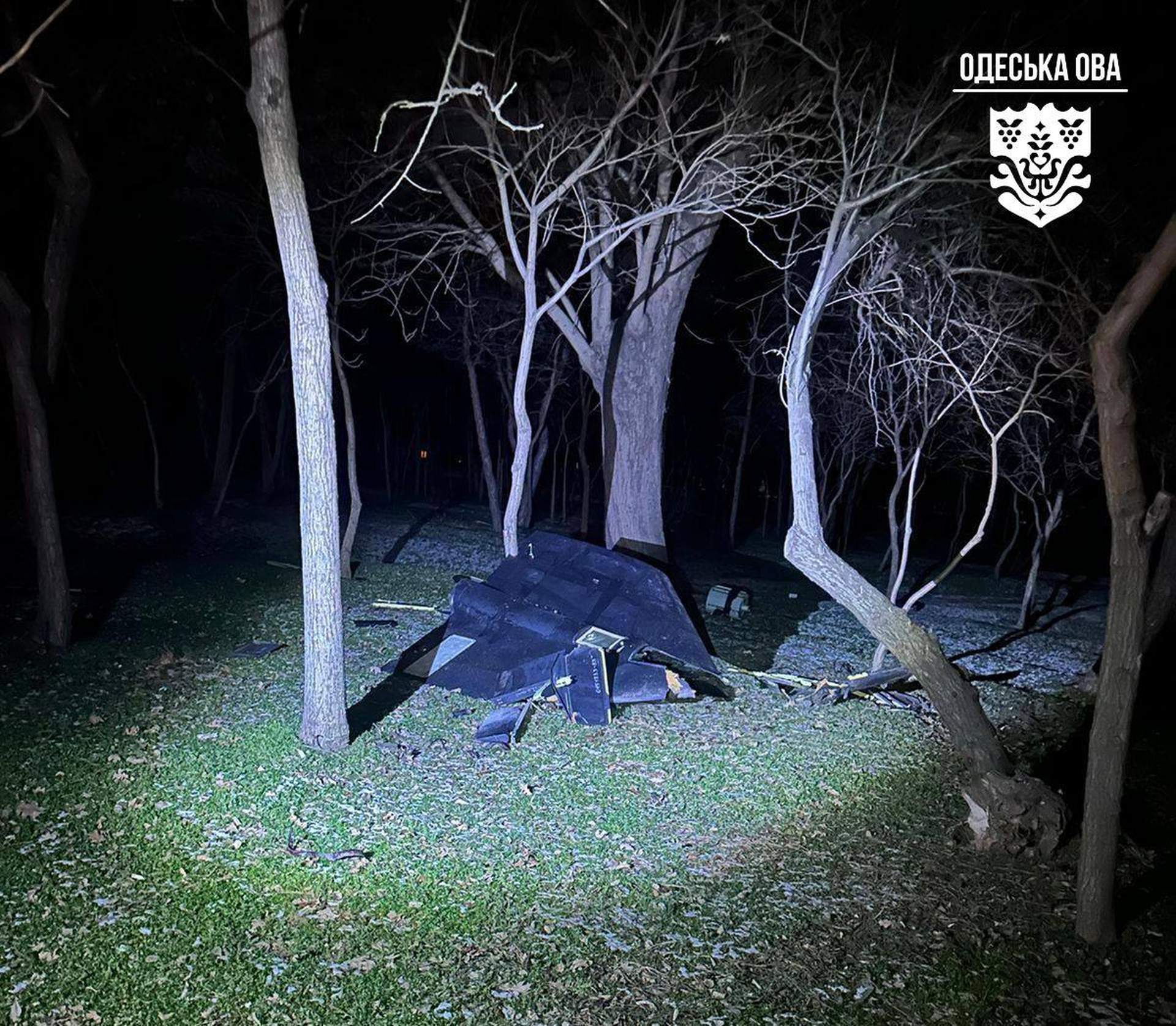 Внаслідок двох хвиль нічних атак в Одесі постраждали шість жителів