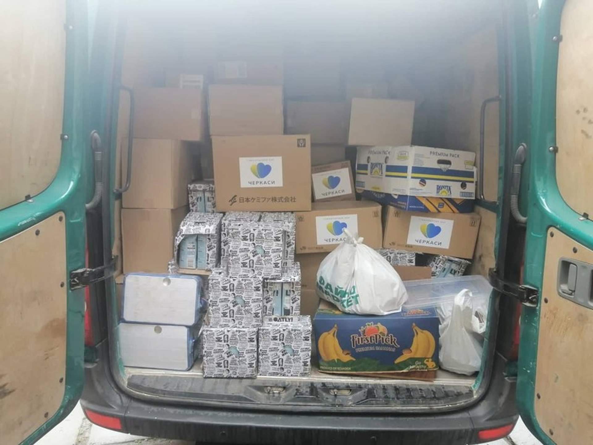 Херсонщина отримала вантажівки з гуманітарною допомогою