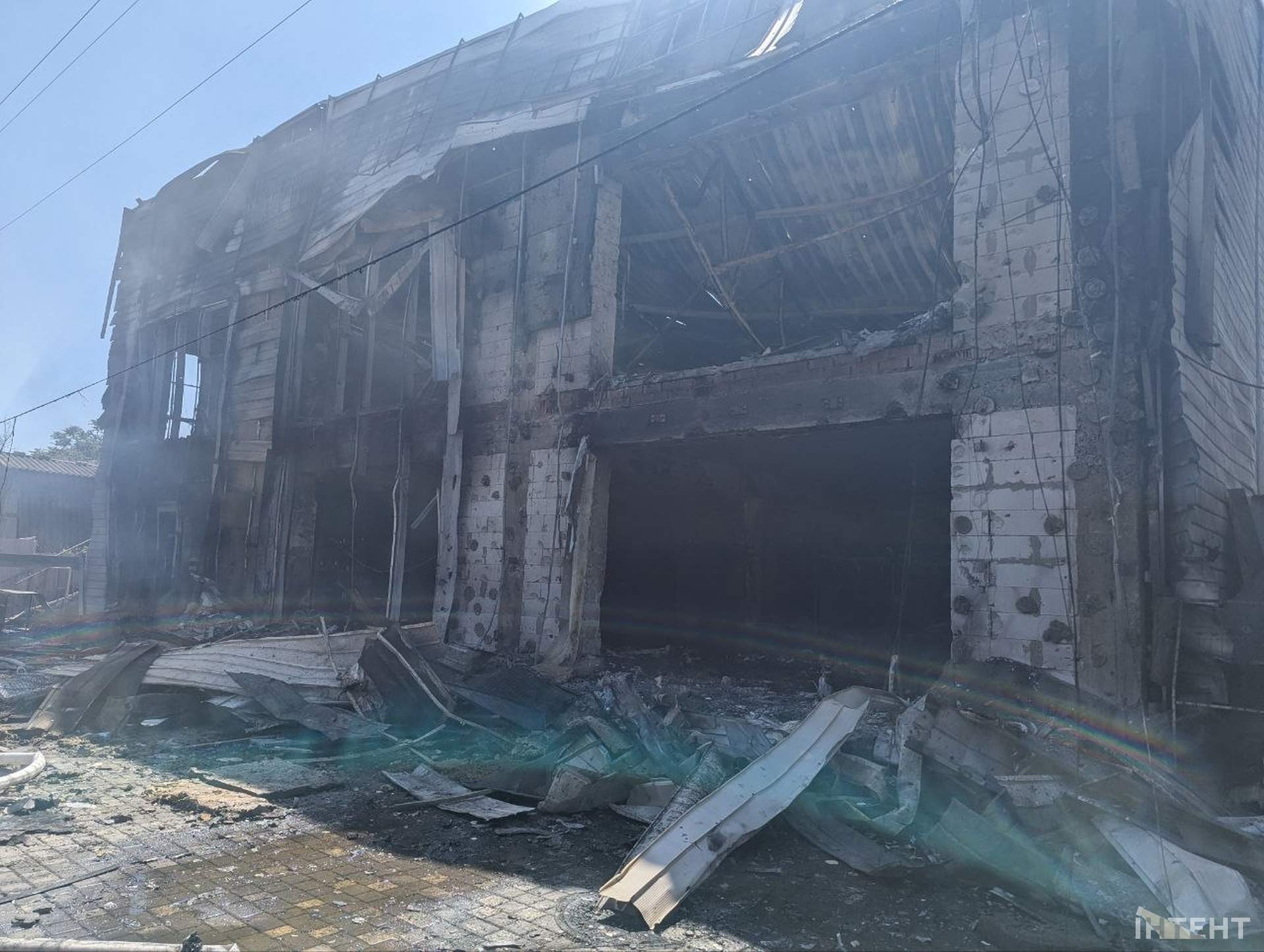 Війська рф атакували Одесу: постраждав торгівельний центр та Нова пошта