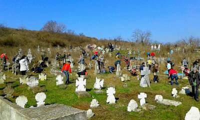 В Одессе расчистили казацкое кладбище, захоронения на котором старше официального возраста города