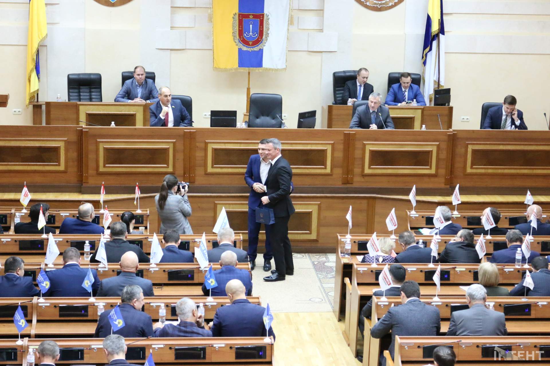 Як проходить позачергова сесія Одеської обласної ради