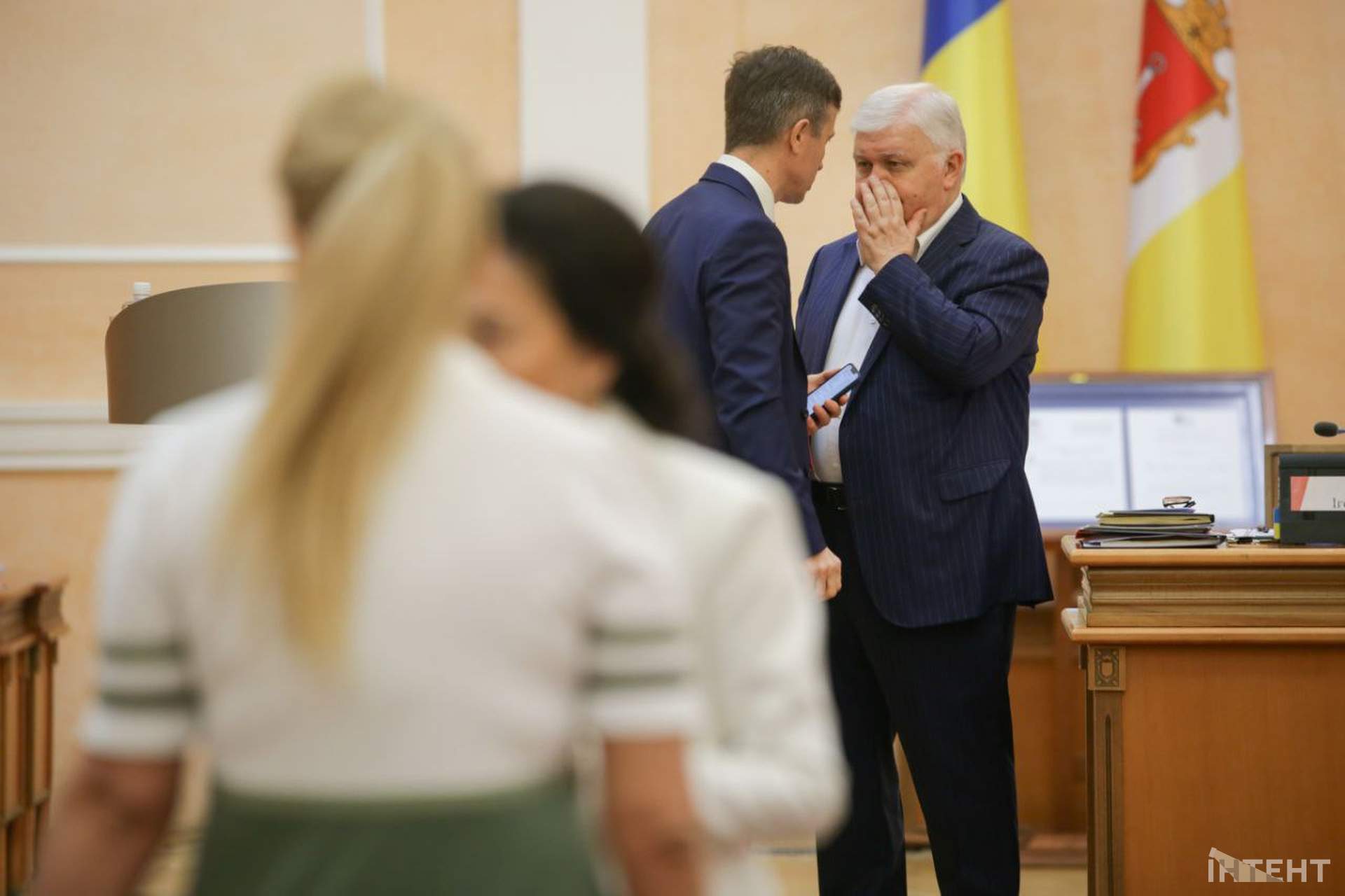 Обличчя та емоції: сесія Одеської міської ради в об'єктиві Інтента