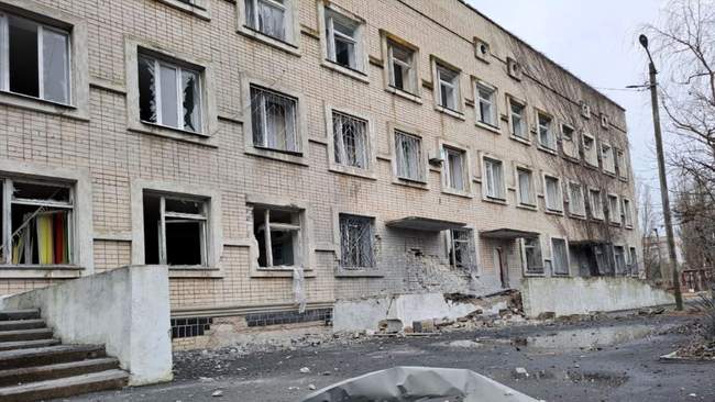 Корпус лікарні окупованої Нової Каховки. ФОТО: investigator.org.ua