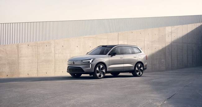 Електричний Volvo EX90: інновації, комфорт і новий рівень безпеки