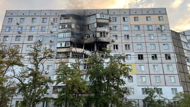 Наслідки атаки у Херсоні. ФОТО: Херсонська ОВА/telegram