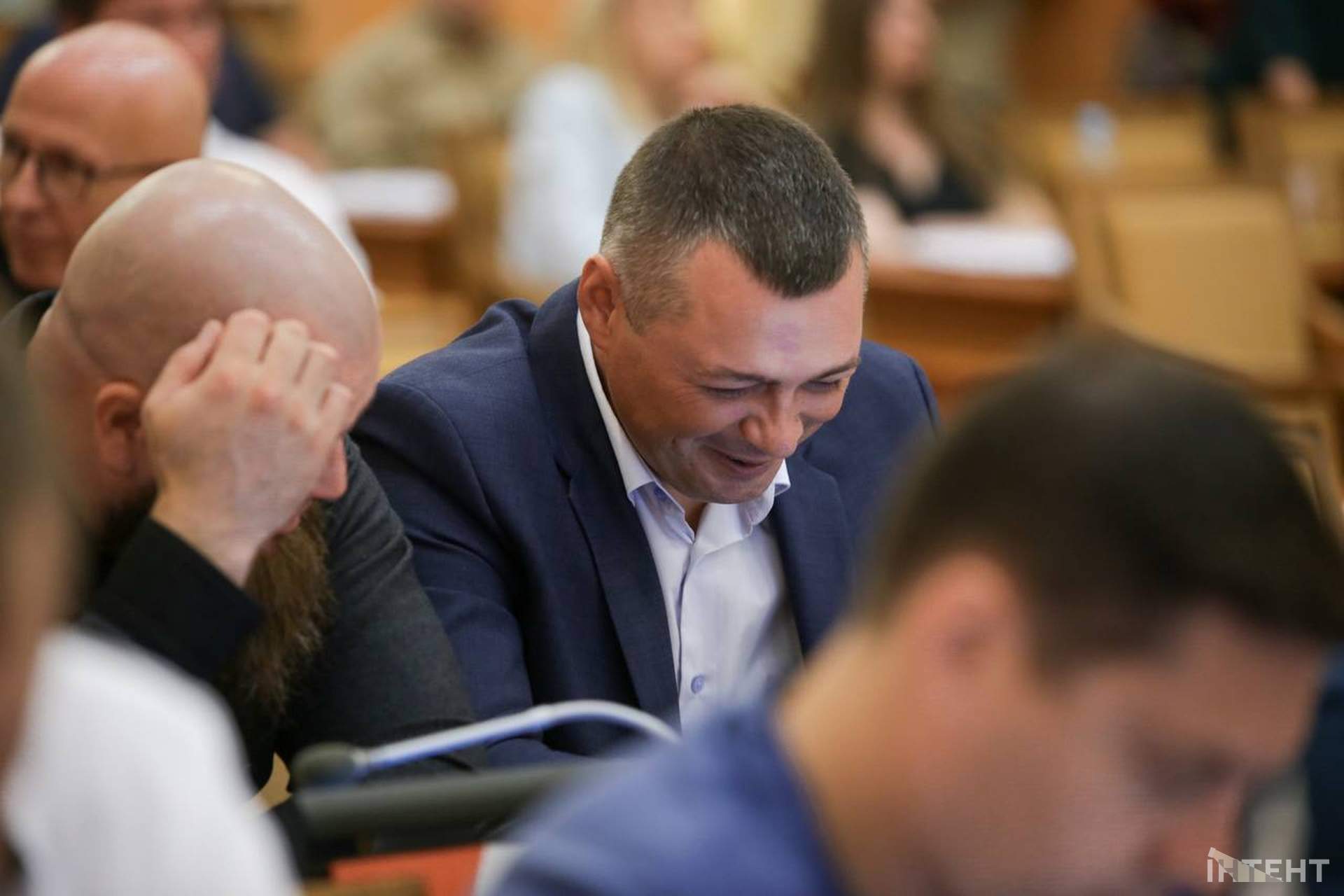 Бурхлива сесія та мітинг у світлинах Інтента