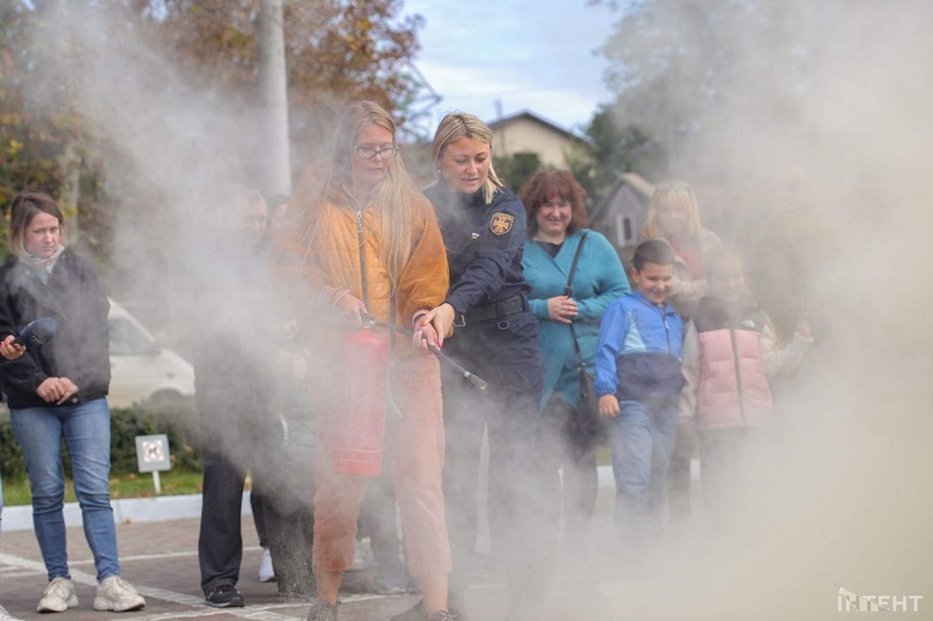 Одеситам розповіли про небезпечні предмети та вчили гасити пожежі