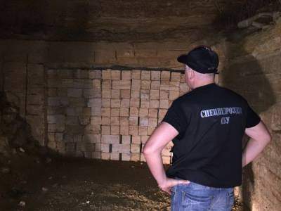 СБУ подозревает чиновников в содействии нелегальной добыче известняка