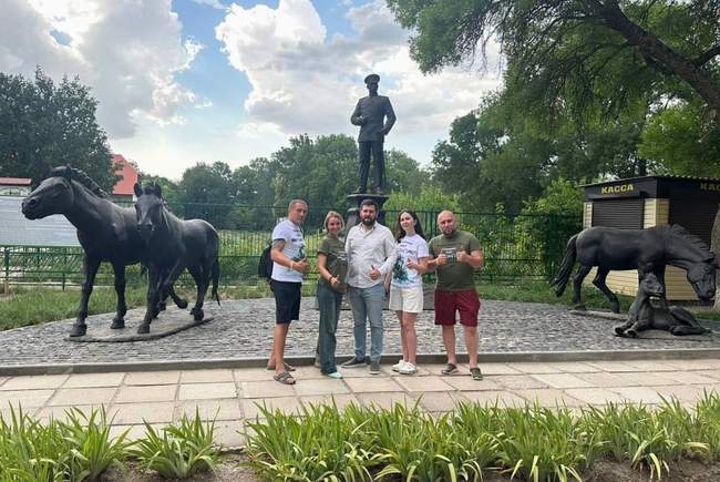 Employees of the occupied reserve. PHOTO: CJR