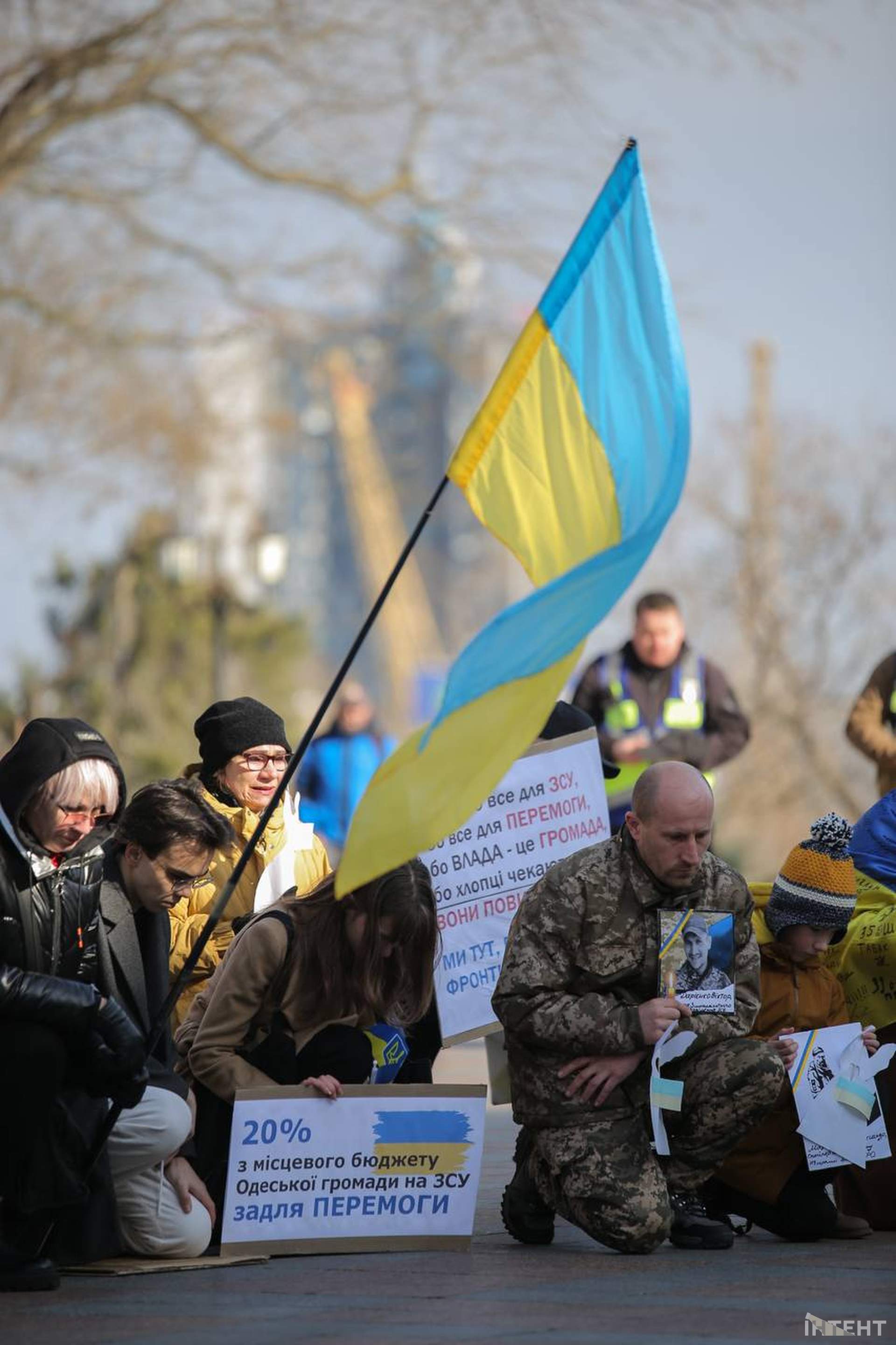 У другу річницю вторгнення одесити вийшли на 26 щосуботню акцію перед мерією