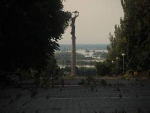 На місці зруйнованої росіянами Каховської ГЕС планують побудувати тимчасову гідроспоруду