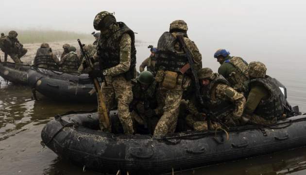 Морпіхи десантуються на Херсонщині. ФОТО: Alex Babenko