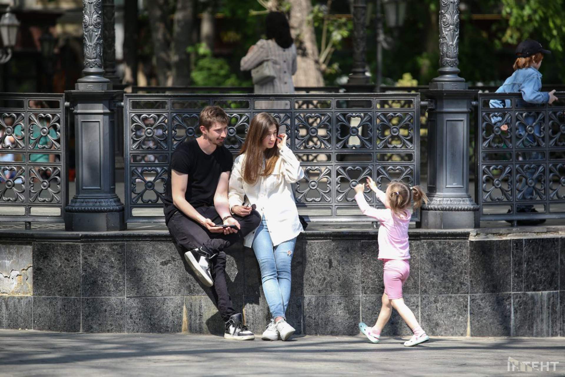 Як відзначали День матері в одеському Міському саду