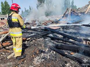 Через атаку окупантів в Очакові сталося три пожежі
