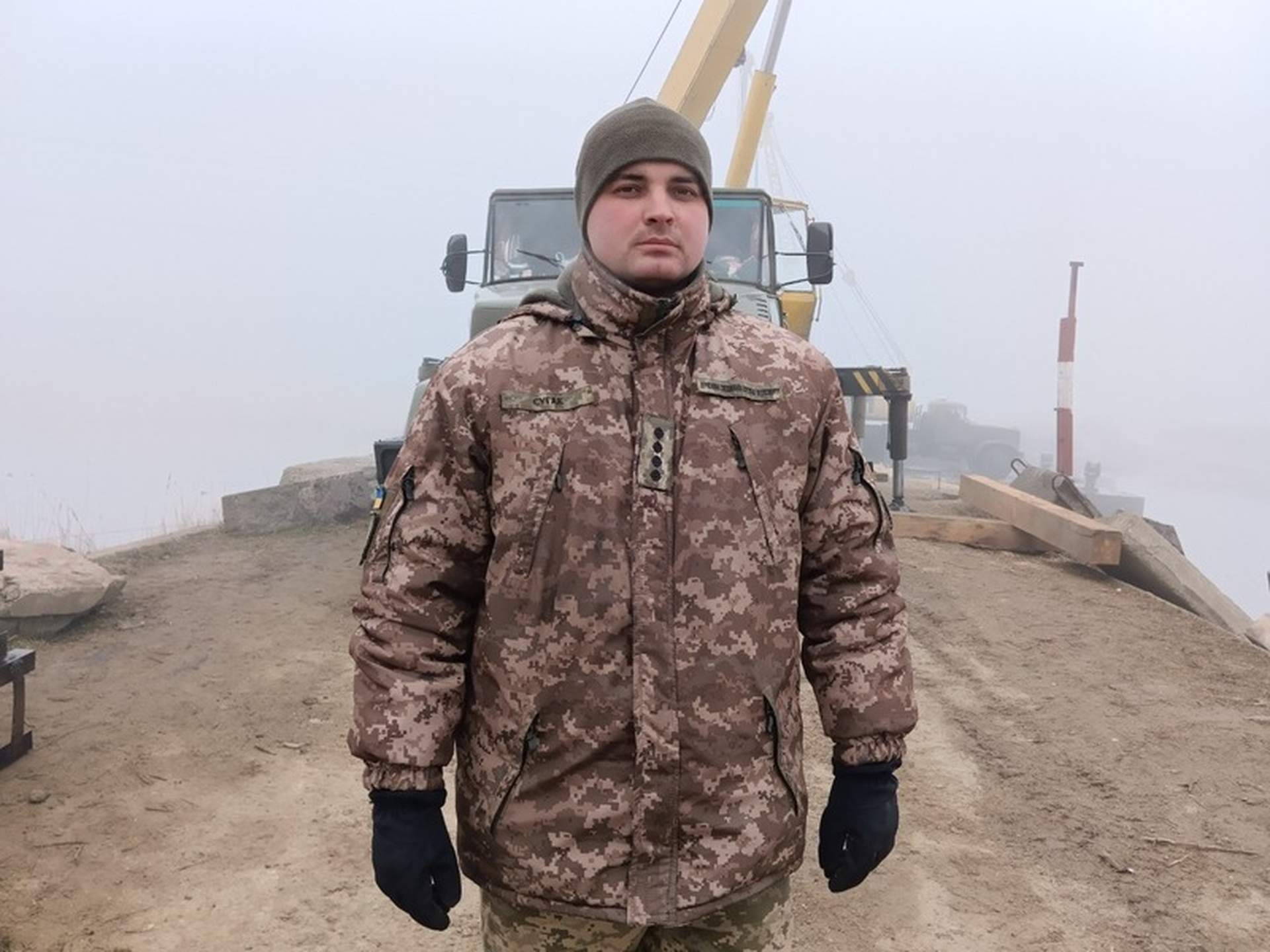 Військові інженери зводять міст на деокупованій Миколаївщині