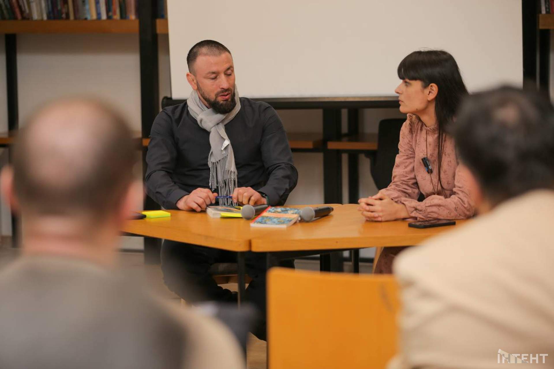 Одеситам презентували книгу редакторки Інтента, присвячену кримським татарам