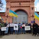 Активісти привітали Сергія Стерненка з Днем народження під стінами Одеського СІЗО