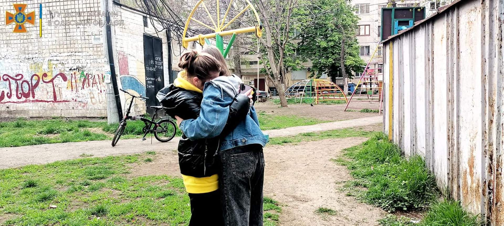 Зруйнований будинок, загиблі люди та розтрощене кладовище:  ворог вгатив по Одесі ракетами