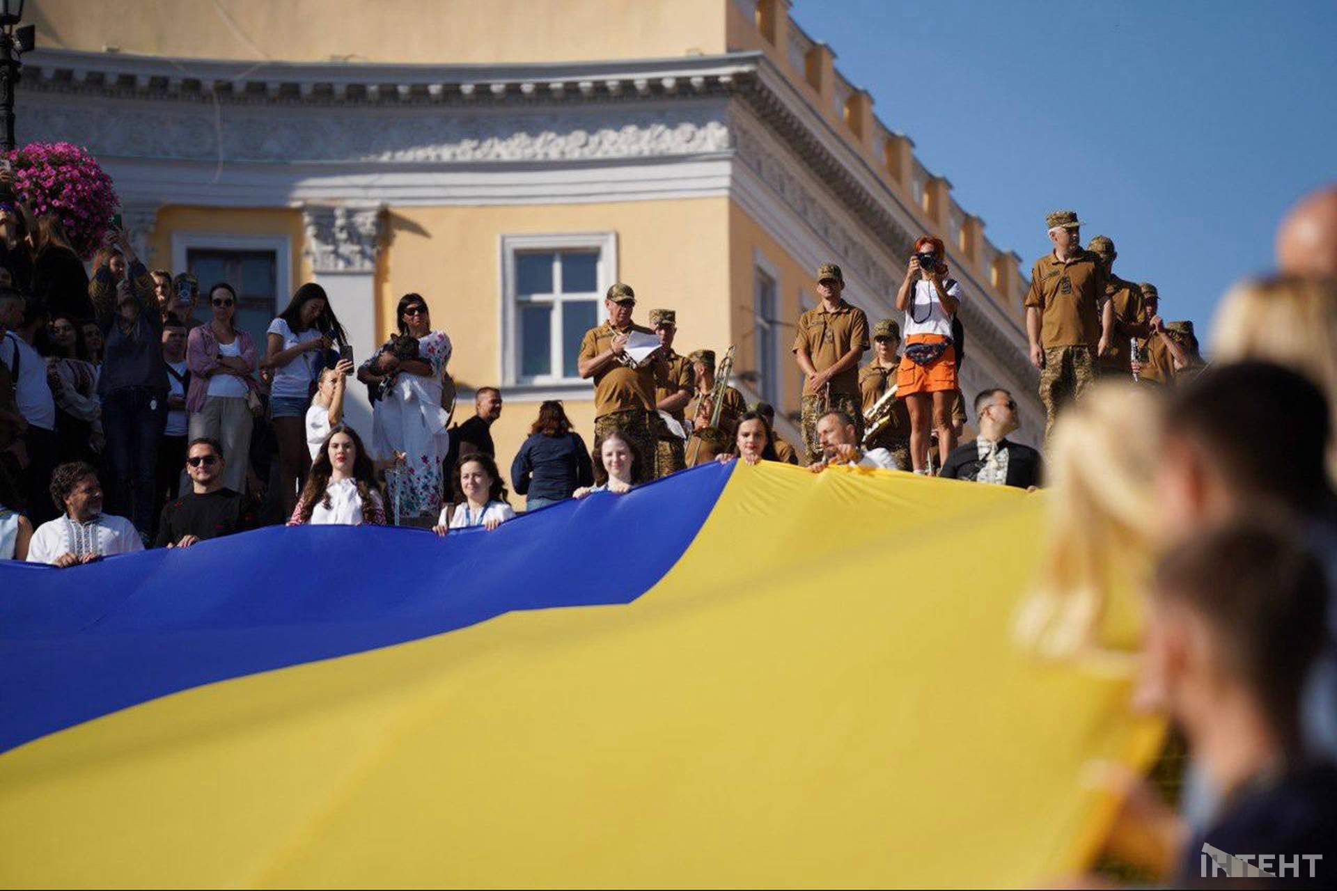 В Одесі розгорнули 34-метровий прапор України до Дня Незалежності