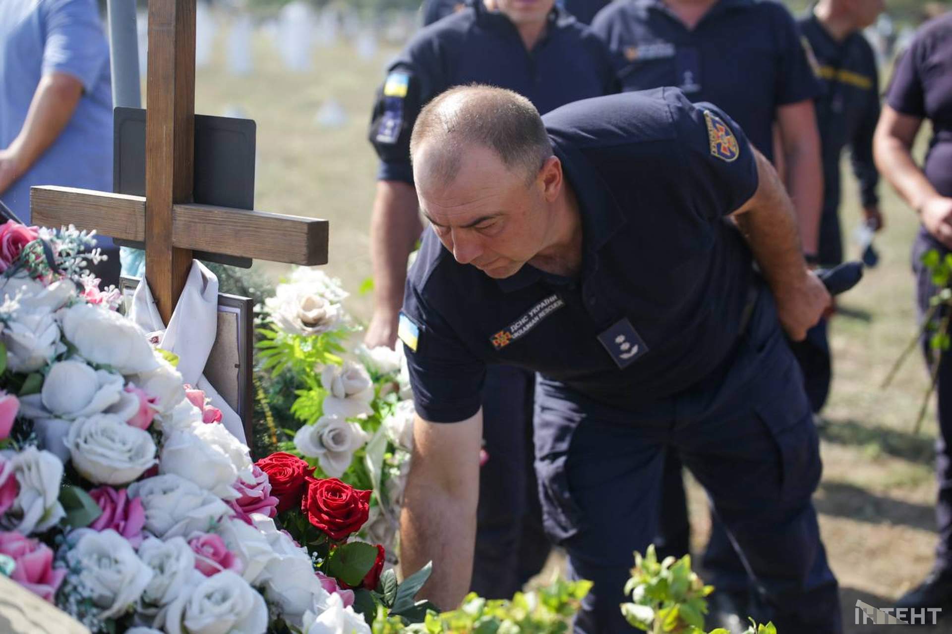 Рятувальники Одещини замінили таблички на вулиці, названій на честь загиблого колеги