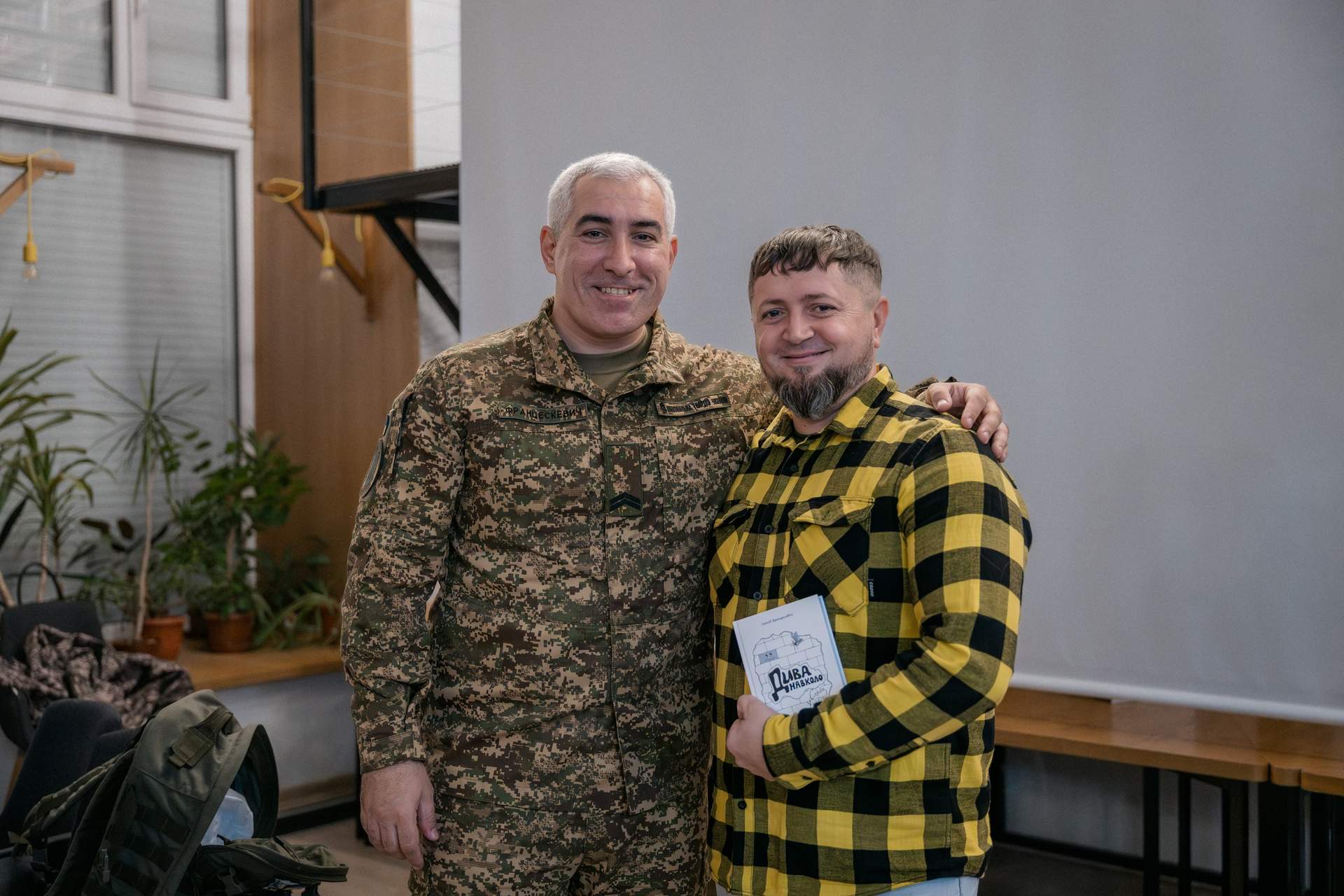 Одеський журналіст-військовослужбовець презентував свою книгу казок