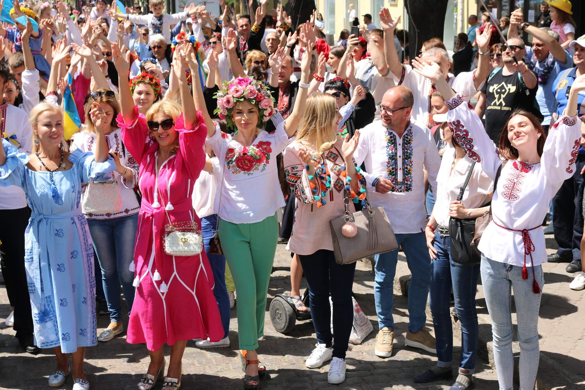 Мегамарш у вишиванках 2019