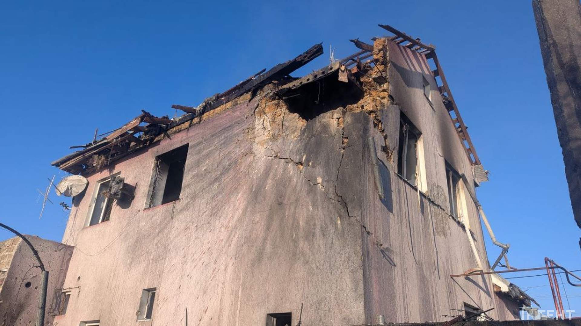 На Одещині через ворожу атаку постраждали будинки та склад