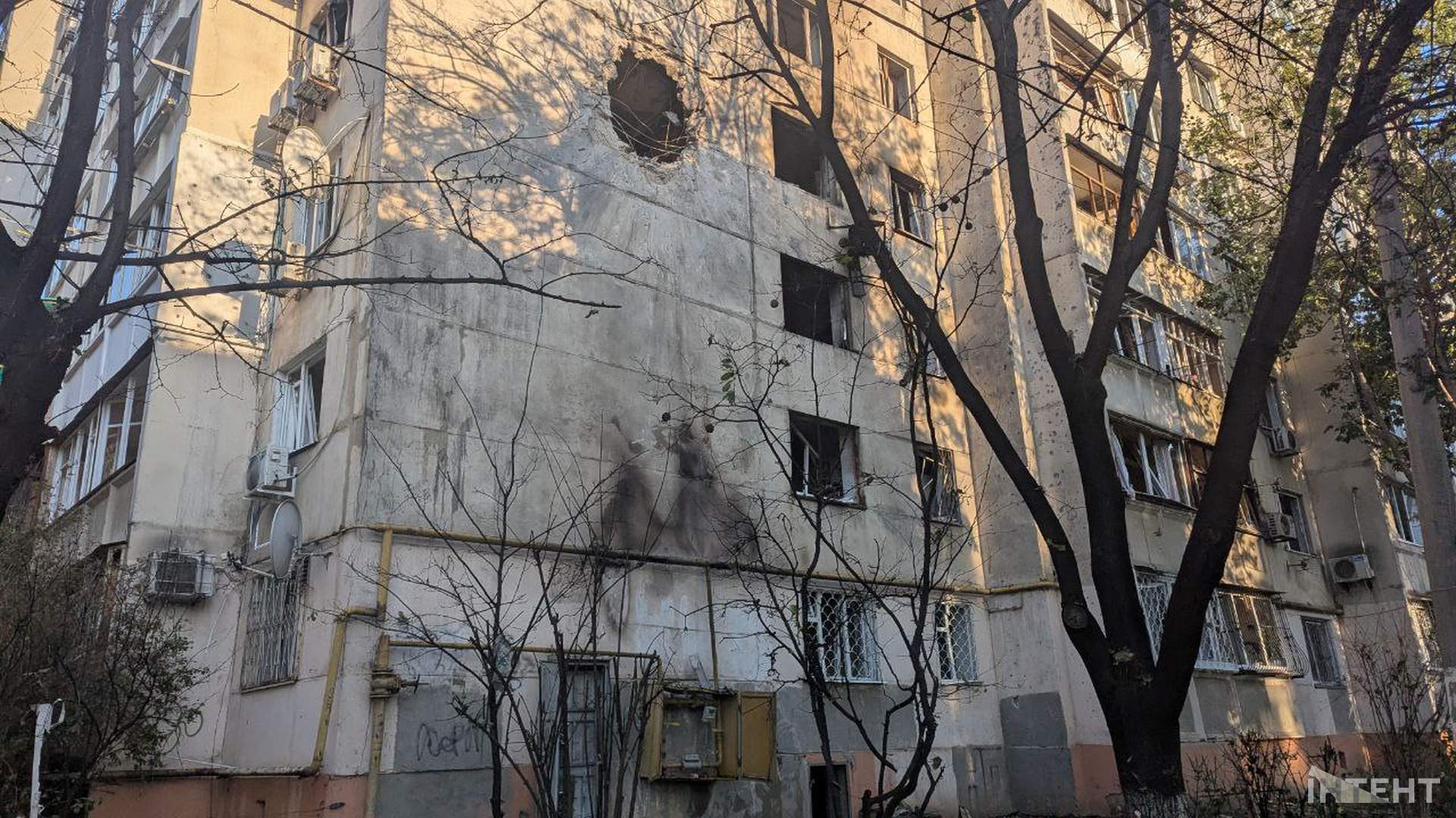 Палац спорту та три людини постраждали в Одесі від російської атаки