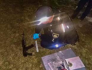 Police find weapons with ammo in car of man from Mykolaiv region