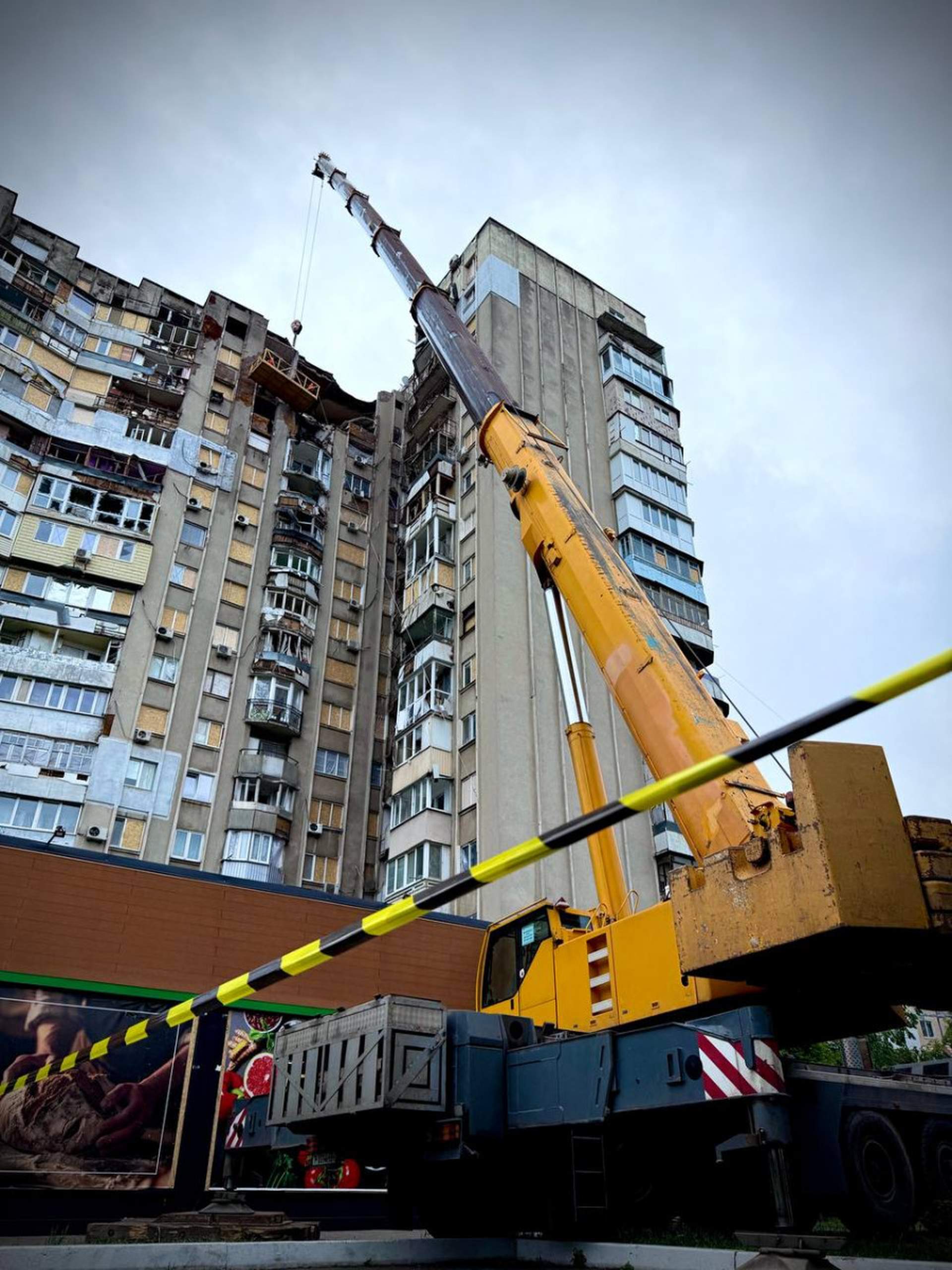 В Одесі почали протиаварійні роботи на багатоповерхівці, що постраждала від росіян