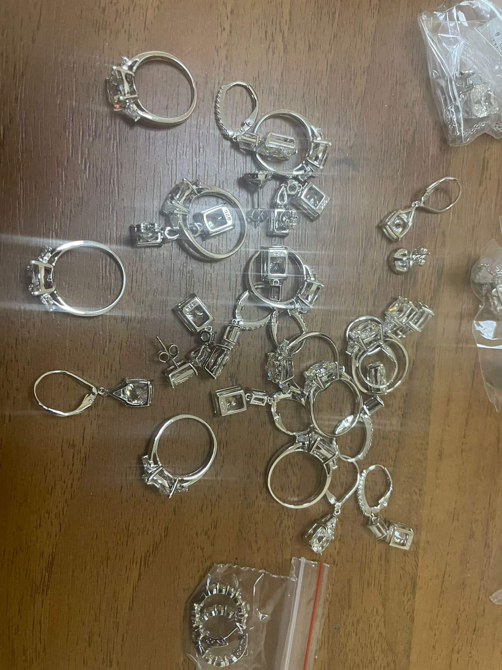 Одеські митники виявили "ювелірний бутік" на колесах