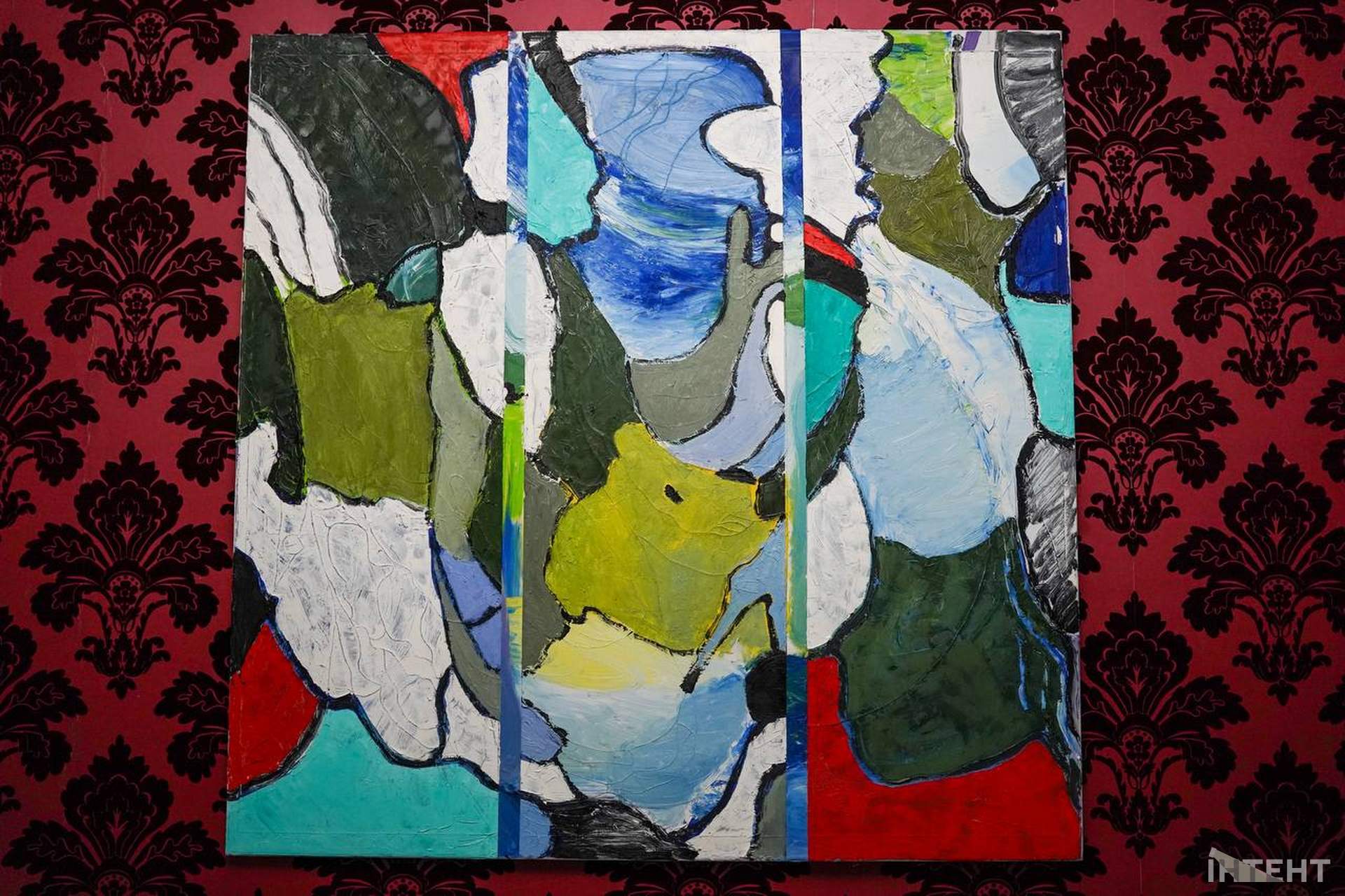 Виставка у день народження одеського художника відкрилася в темряві