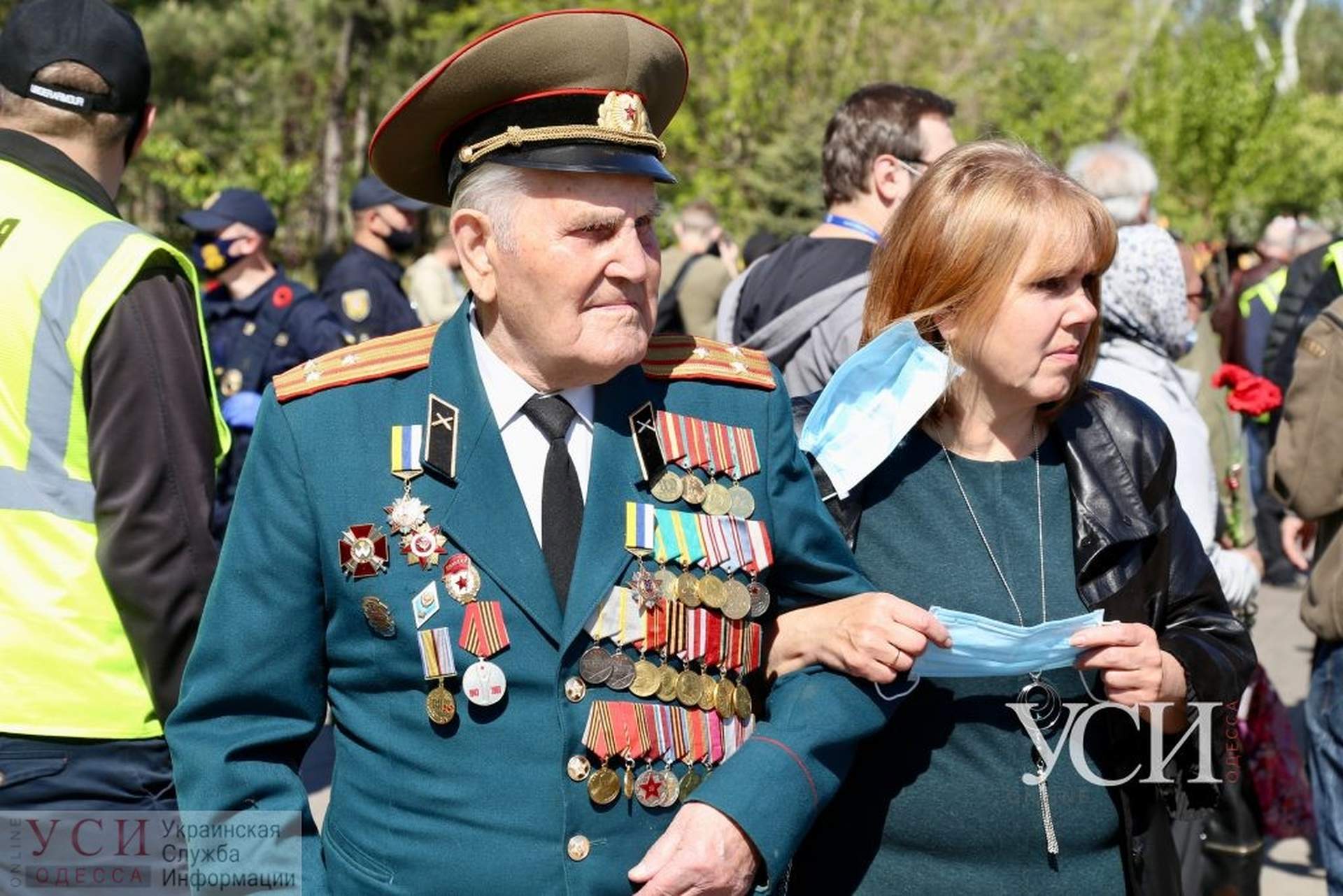 В Одесі відзначили День Перемоги покладанням квітів, та «безсмертним полком» з портретами Шухевича