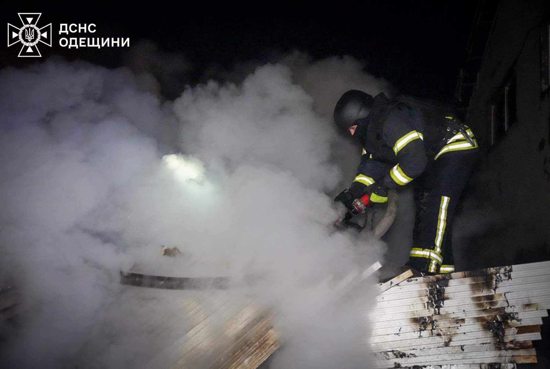 Дрони росіян спалили автомобілі та підприємства в Одесі