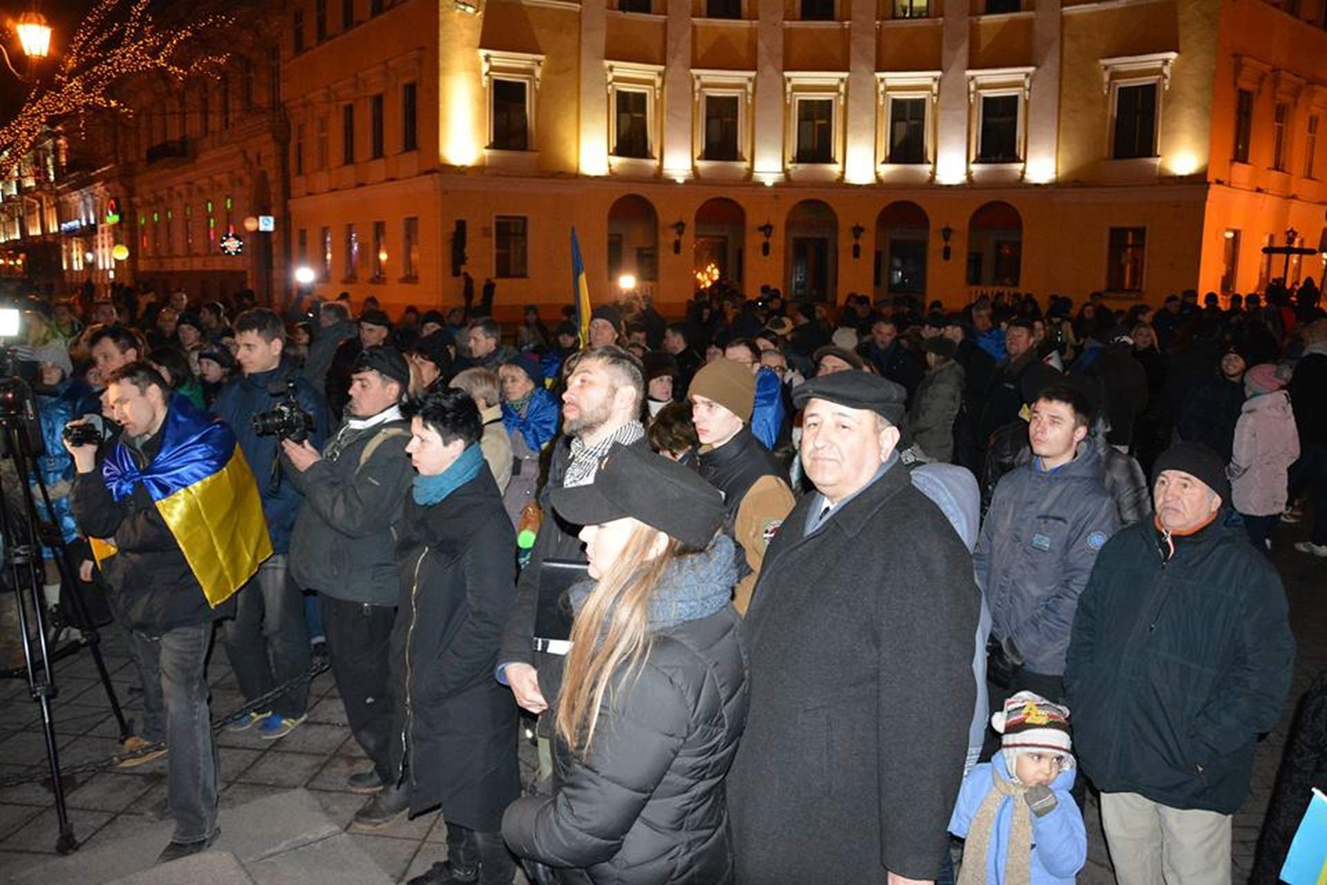 Одесситы провели вече в память о героях Небесной сотни