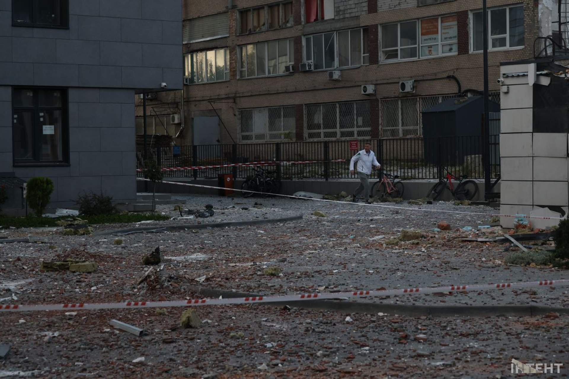 Палац спорту та три людини постраждали в Одесі від російської атаки