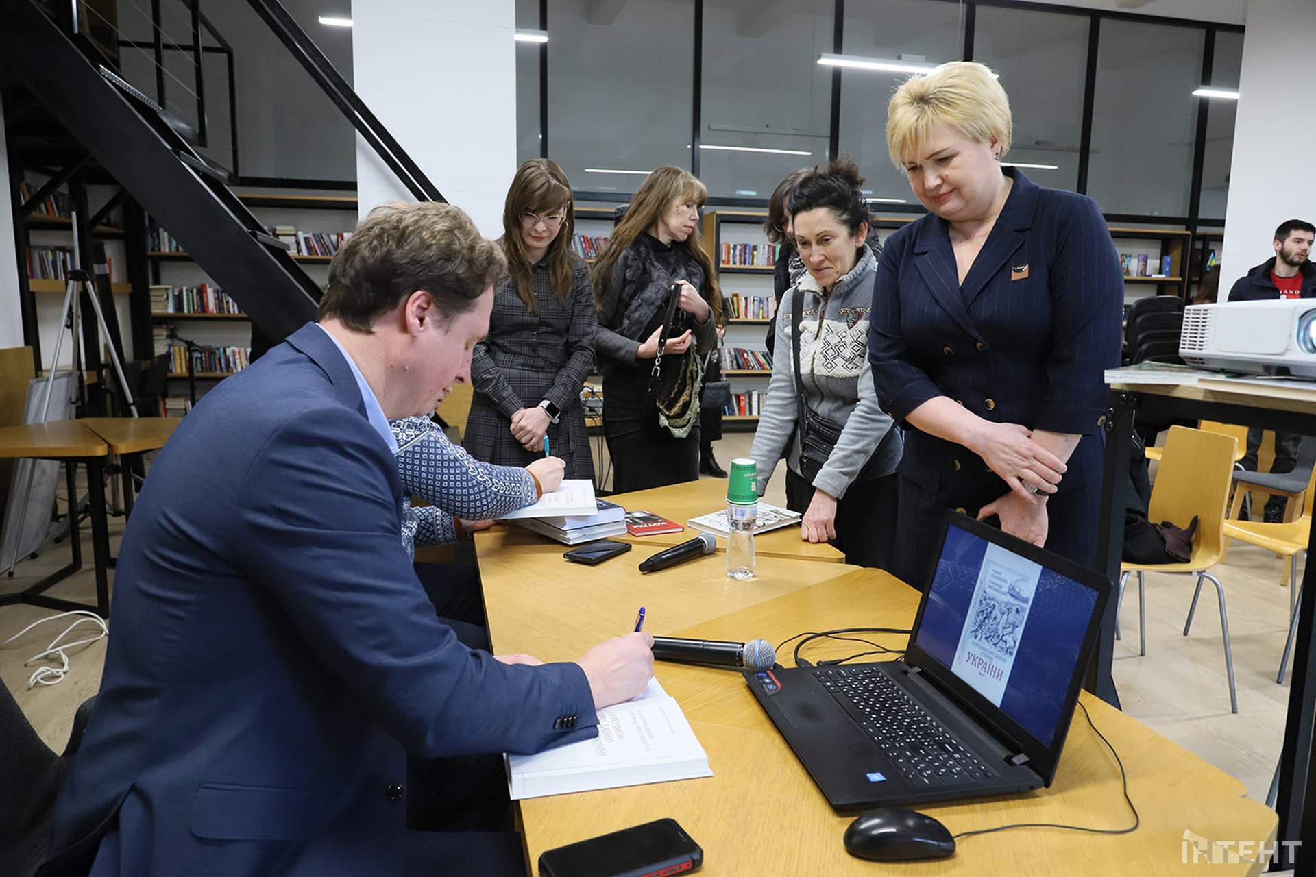 Одеський історик презентував книгу про давню історію України