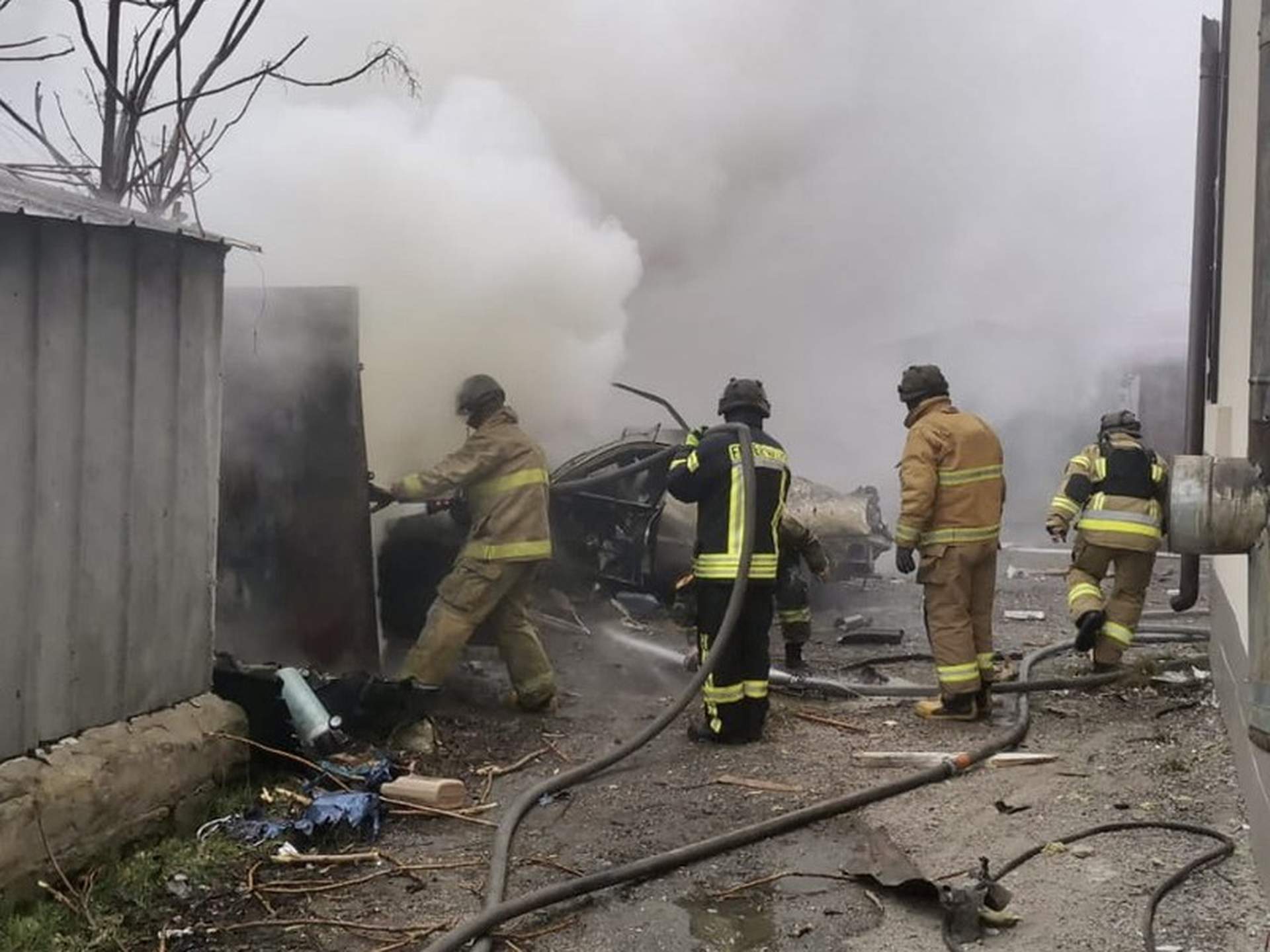 Рятувальники Херсонщини ліквідували пожежу, що виникла через обстріли окупантів