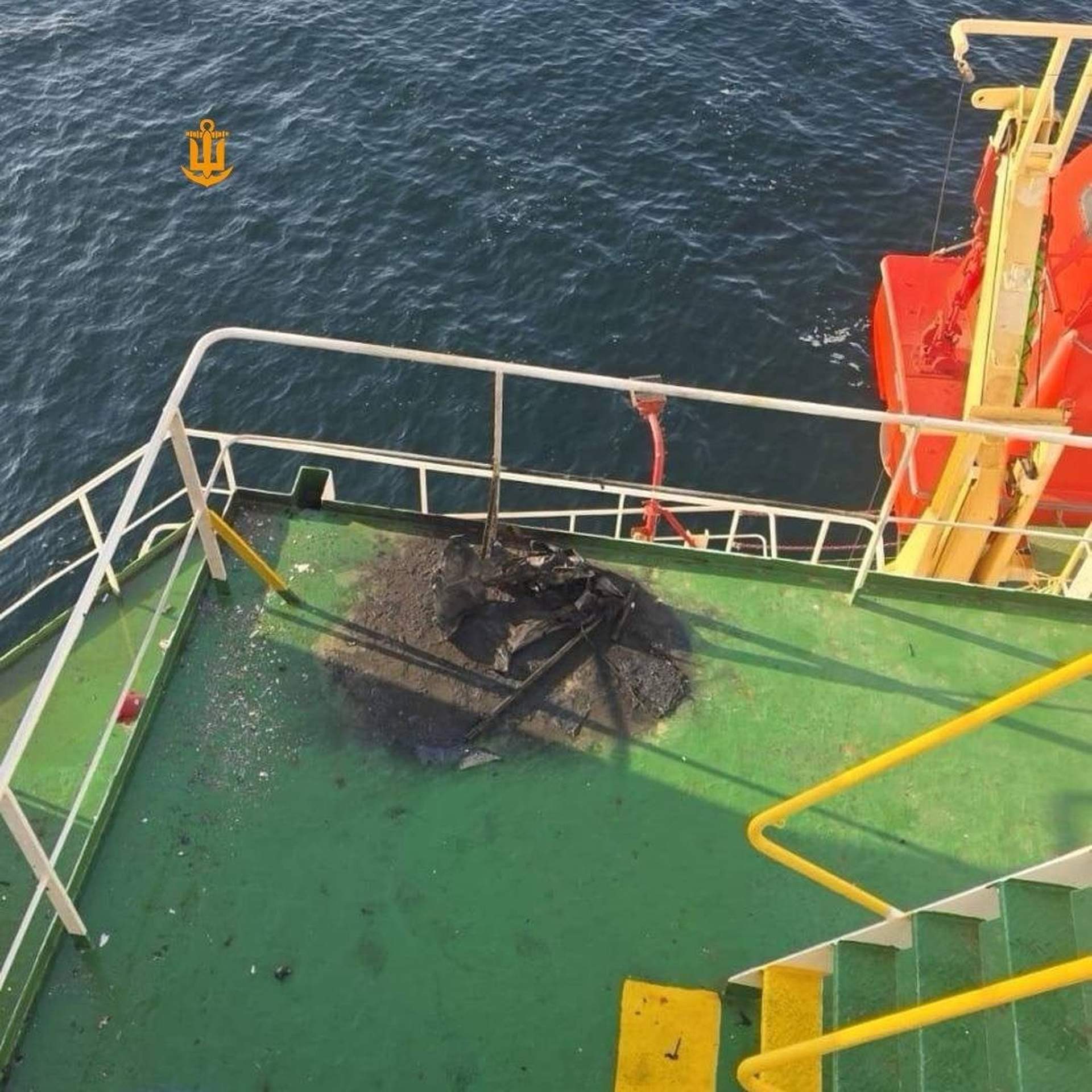 Дрон рф влучив у судно, яке йшло в Чорноморськ у відкритому морі