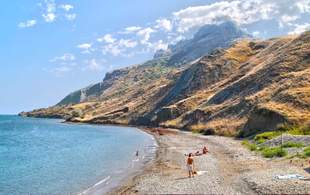 Five-year reconstruction of the waterfront in Crimea has closed access to beaches